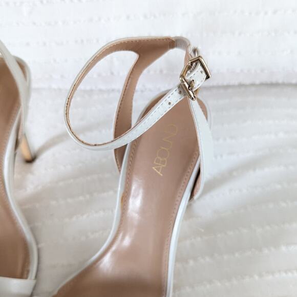 ABOUND Ivory Ankle Strap Heels size 9 - Picture 3 of 6